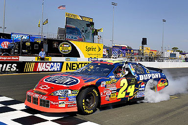 Action 1:24 Jeff Gordon 2006 DuPont Flames - Diecast NASCAR, Chevrolet Hendricks Motorsports