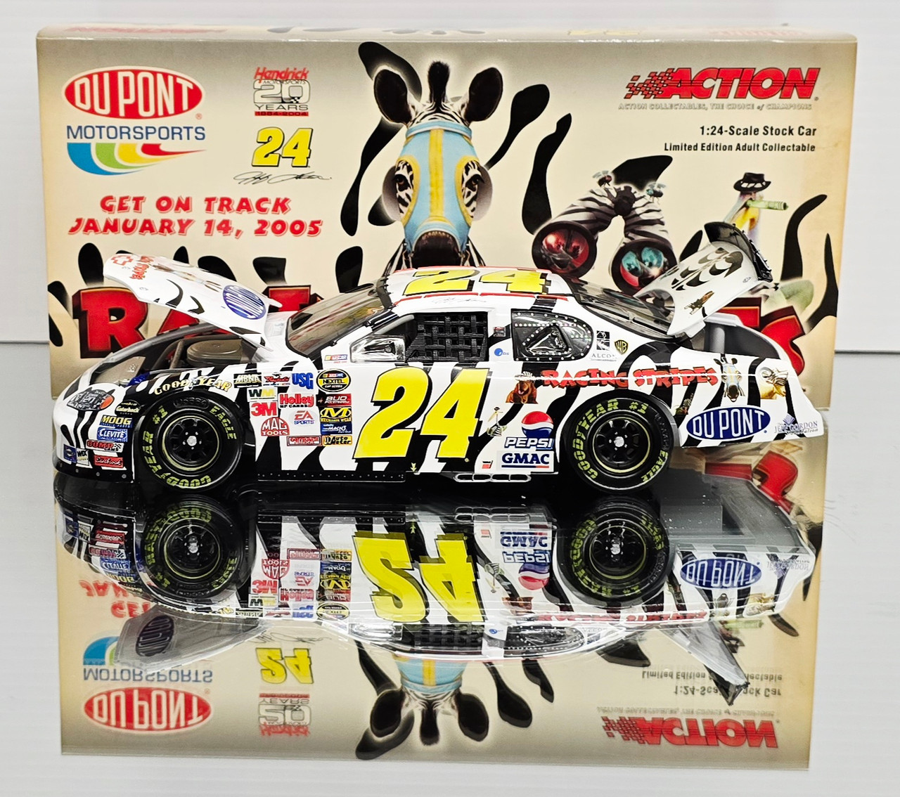 JEFF GORDON 2004 RACING STRIPES 1/24 ACTION DIECAST