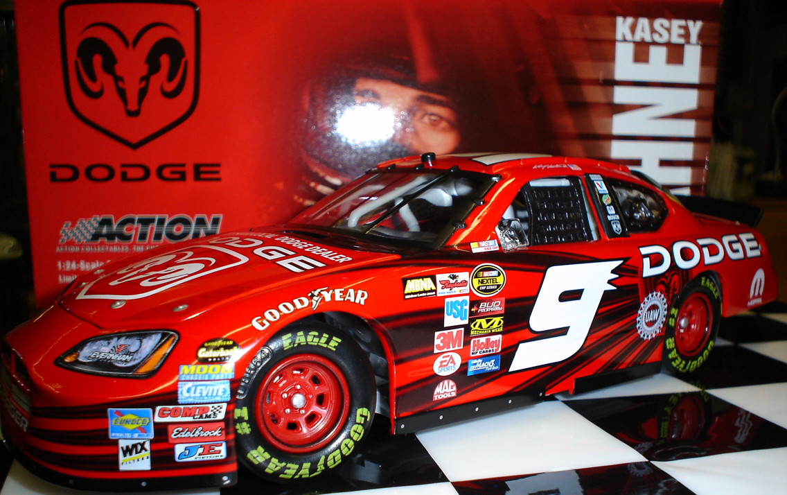 kasey-kahne-2005-dodge-dealer-