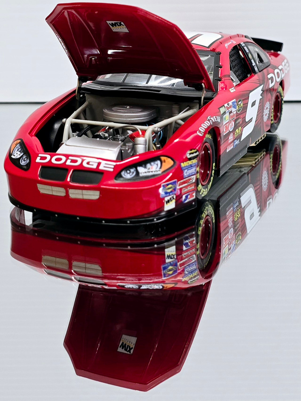 KASEY KAHNE 2004 DODGE DEALER'S INTREPID REFRESH ROOKIE CAR 1/24