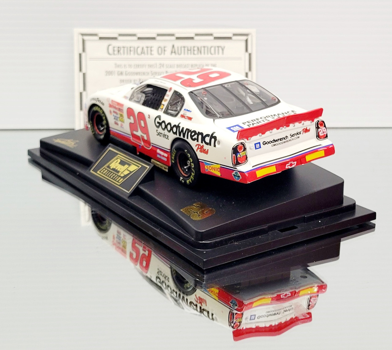 KEVIN HARVICK 2001 CHICAGO WIN 1/24 REVELL