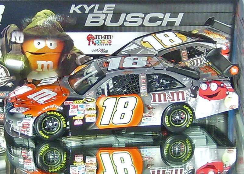 KYLE BUSCH 2008 HALLOWEEN ATLANTA SPECIAL M&M'S 1/24 ACTION