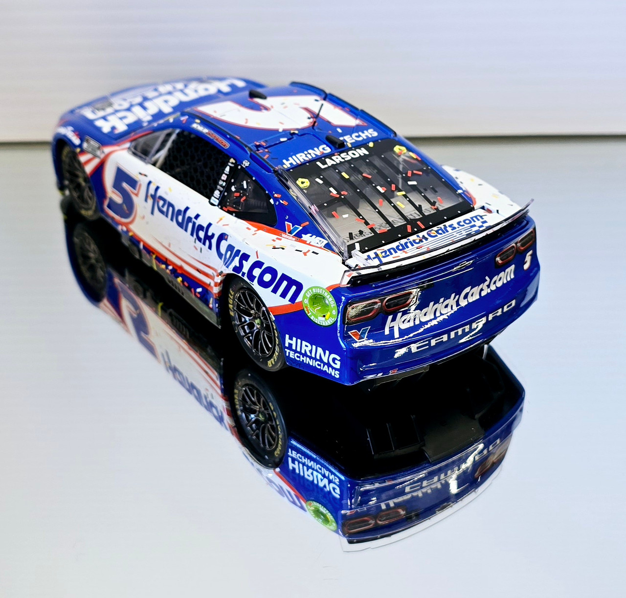 KYLE LARSON 2024 LAS VEGAS WIN RACED VERSION HENDRICKCARS.COM 1/24