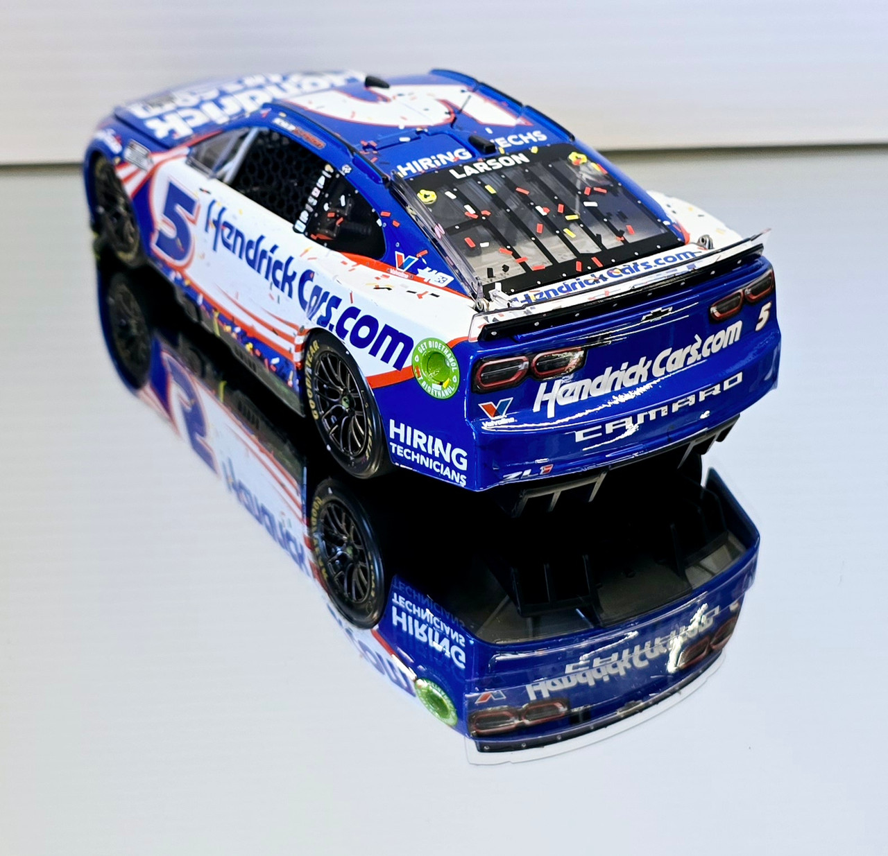 KYLE LARSON 2024 LAS VEGAS WIN RACED VERSION HENDRICKCARS.COM 1/24