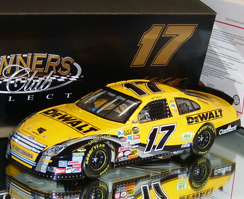 matt-kenseth-2007-dewalt-1-24-