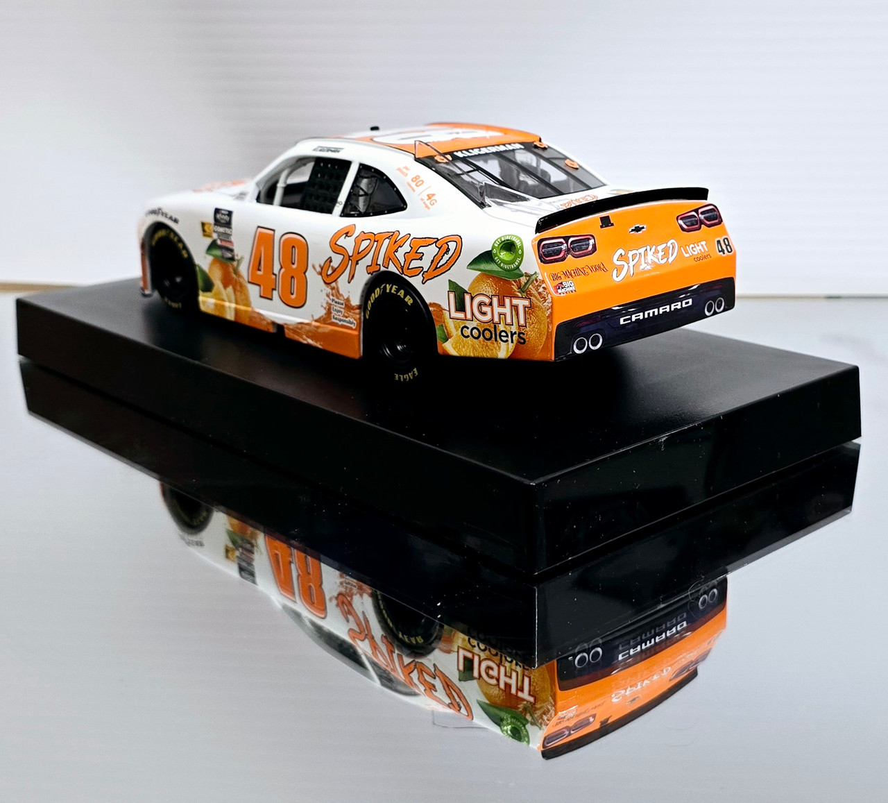 カーズ ギル・ホーラー PARKER KLIGERMAN 2024 SPIKED LIGHT COOLERS 1/24 ARC DIECAST