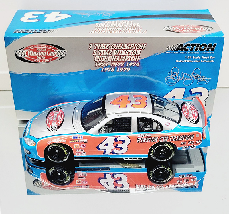 RICHARD PETTY VICTORY LAP INTREPID DIECAST NASCAR