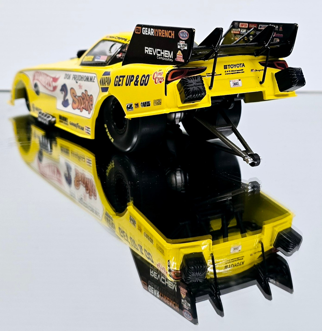 RON CAPPS 2023 HOT WHEELS/ SNAKE NHRA FUNNY CAR 1/24 AUTO WORLD