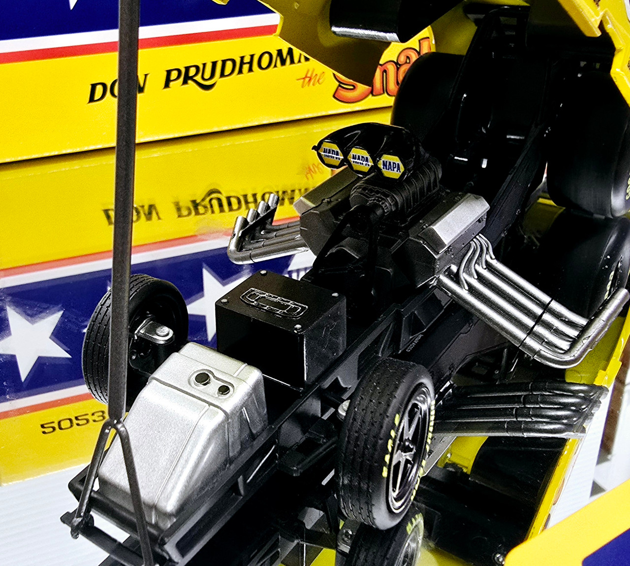 RON CAPPS 2023 HOT WHEELS/ SNAKE NHRA FUNNY CAR 1/24 AUTO WORLD