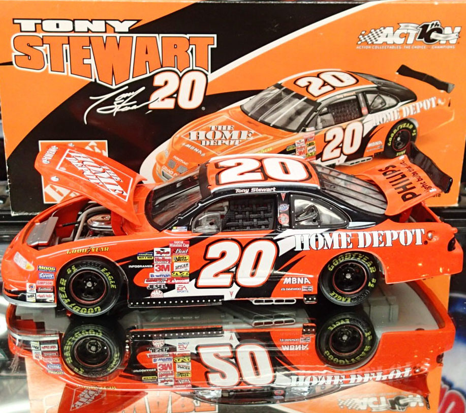 TONY STEWART 2002 HOME DEPOT GRAND PRIX 1/24 ACTION
