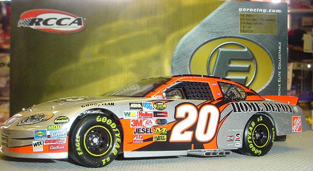 TONY STEWART #20 HOME DEPOT/25TH ANNIVERSARY 2004 1/24 RCCA ELITE