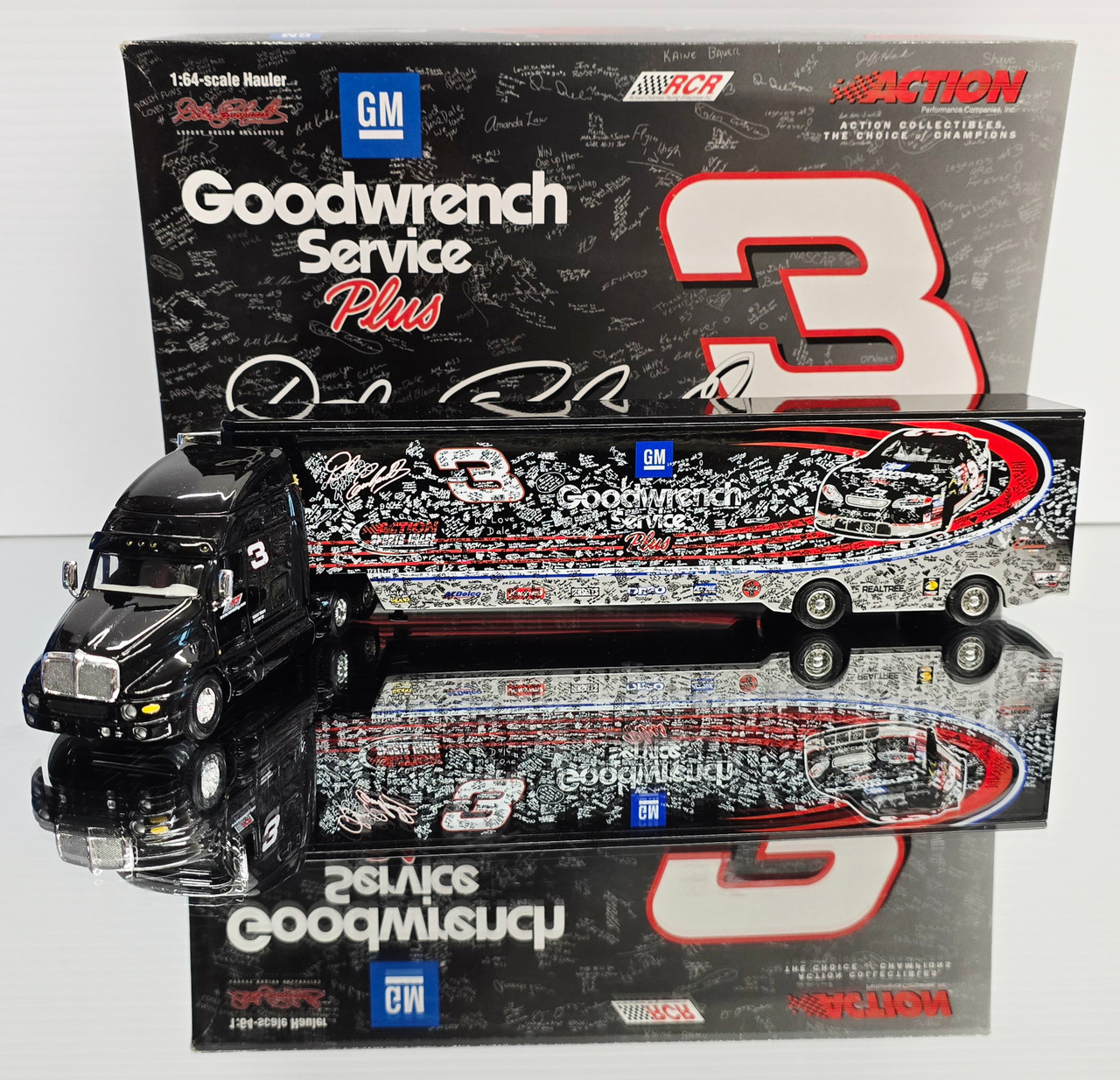 DALE EARNHARDT SR 2001 TRIBUTE SIGNATURE HAULER 1/64 ACTION