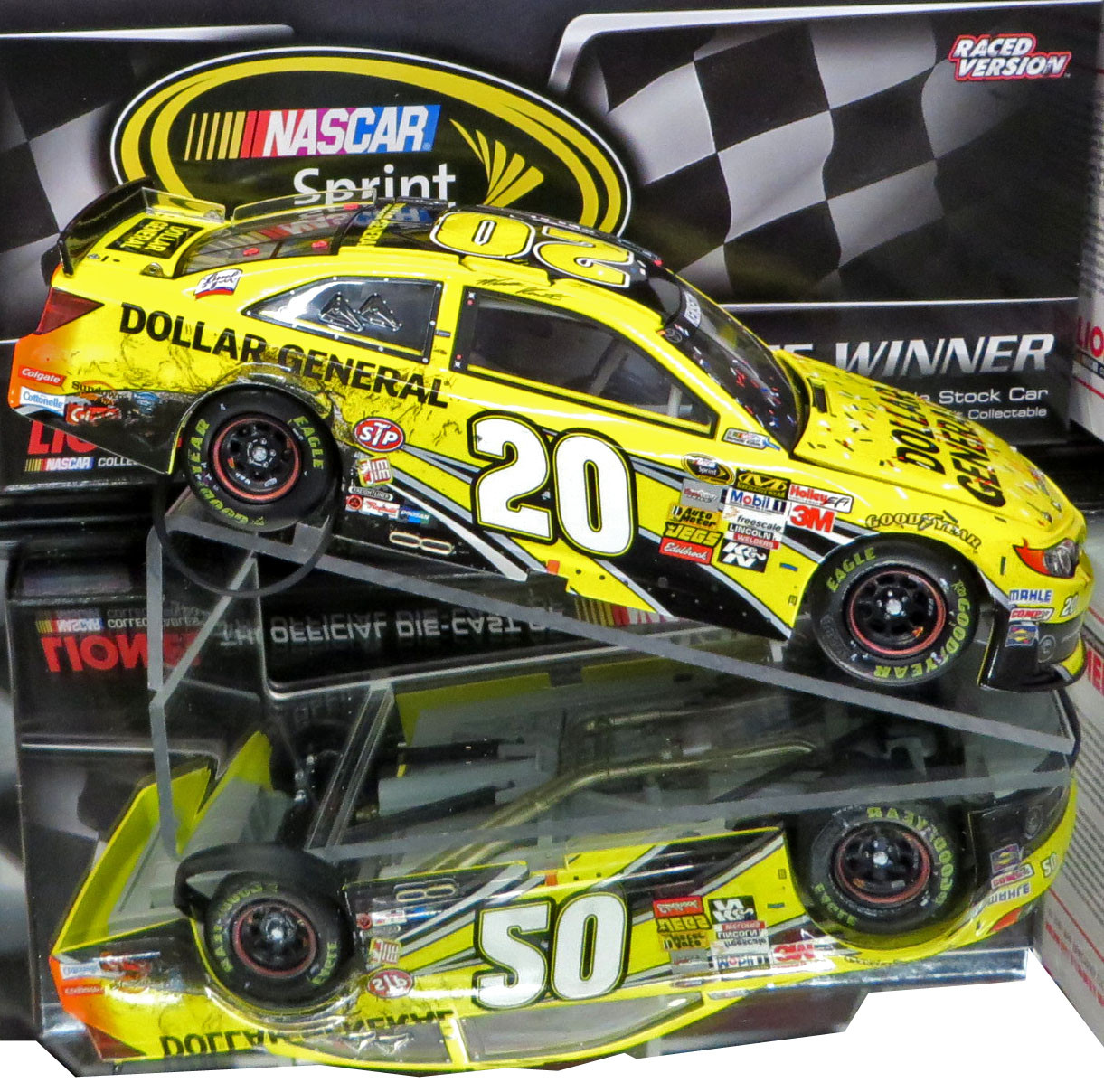 MATT KENSETH 2013 KENTUCKY WIN RACED VERSION *BURNOUT* 1/24 ACTION
