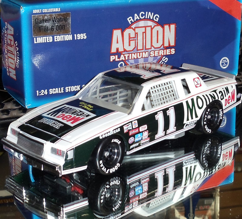 DARRELL WALTRIP MOUNTAIN DEW 1/24 ACTION