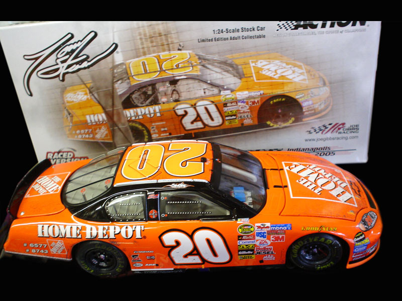 TONY STEWART 2005 BRICKYARD WIN RACED VERSION 1/24 ACTION GM DEALERS
