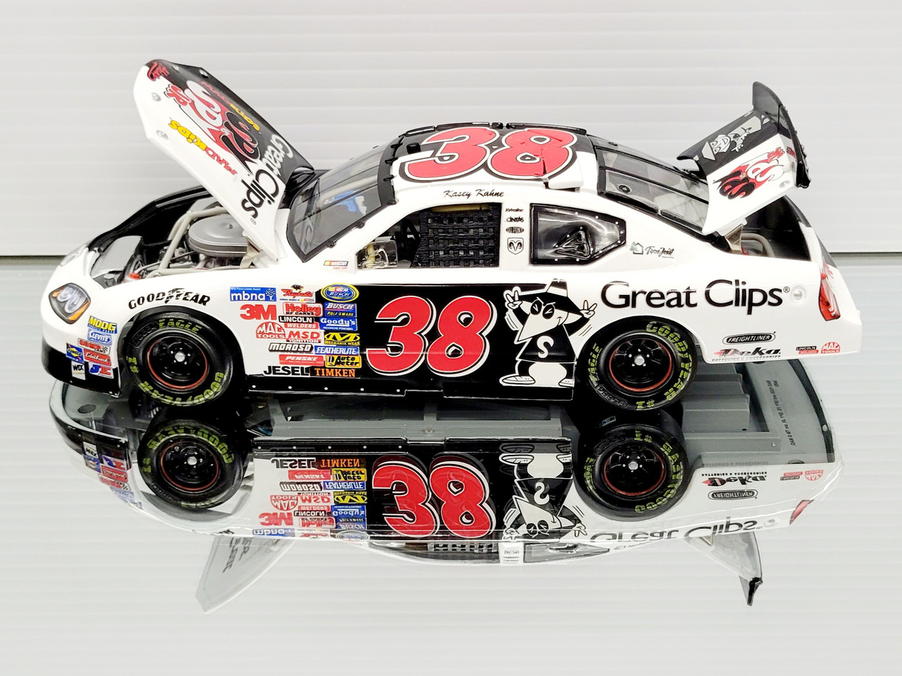 KASEY KAHNE 2005 SPY VS. SPY 1/24 RCCA CLUB CAR