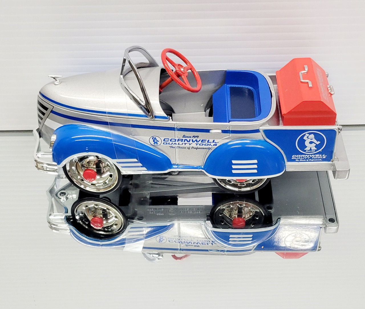 CORNWELL TOOLS 1940 GENDRON PIONEER ROADSTER PEDAL CAR W