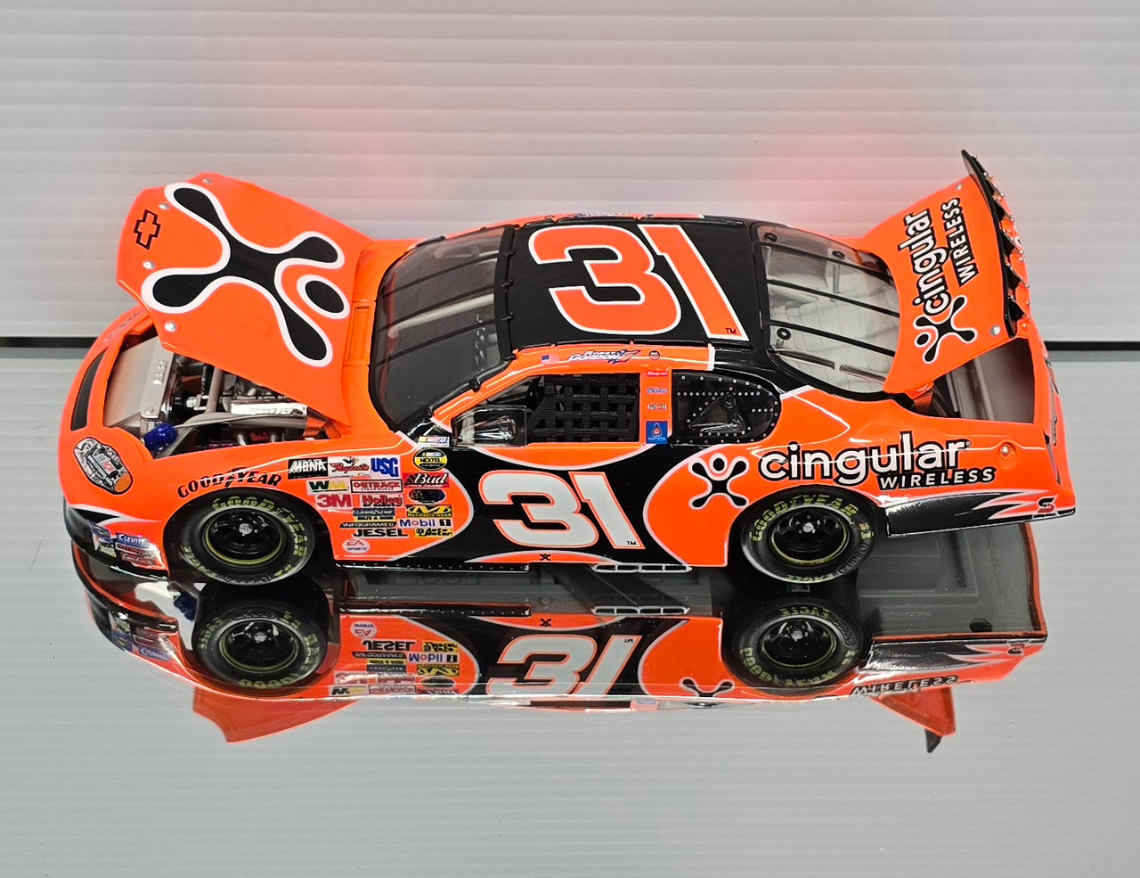 ROBBY GORDON 2004 CINGULAR WIRELESS 1/24 ACTION DIECAST