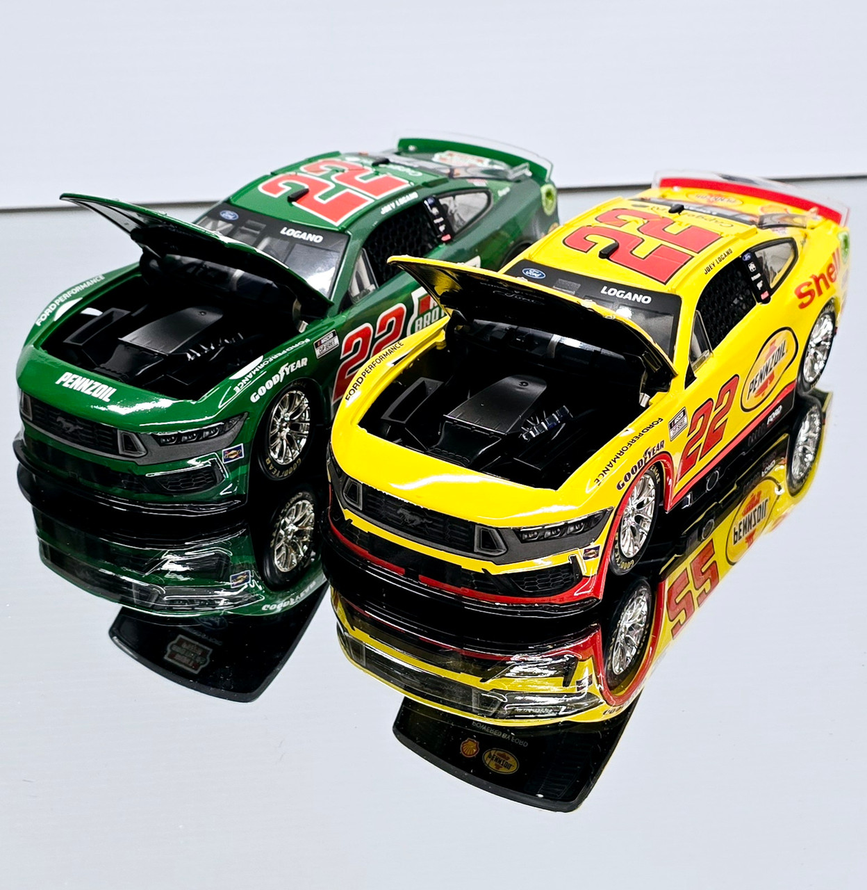 JOEY LOGANO 2024 SHELL & HUNT BROTHERS 2-CAR COMBO DEAL 1/24 ARC