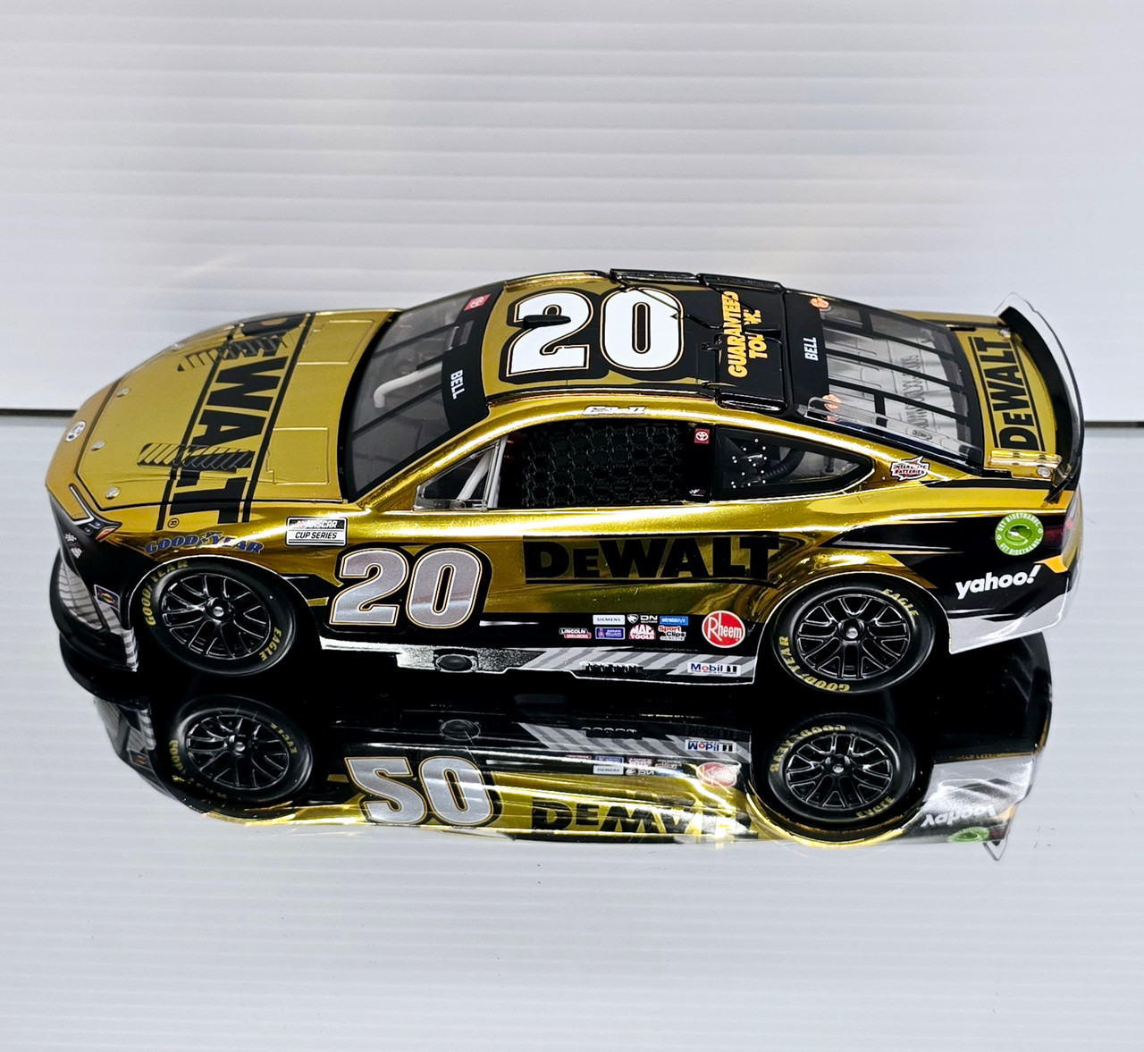 CHRISTOPHER BELL 2024 DEWALT COLOR CHROME 1/24 ARC DIECAST