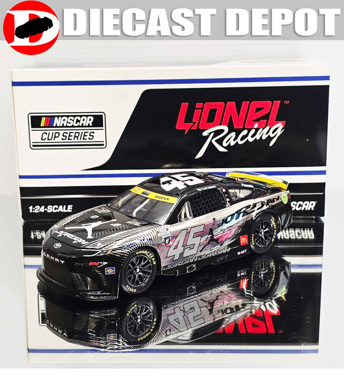 NASCAR 1/24 プラモデル HXAM6896.jpg