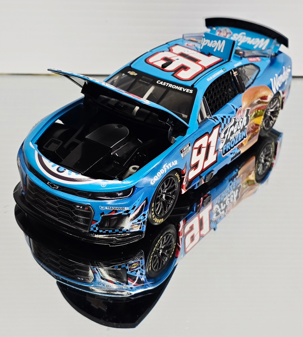 HELIO CASTRONEVES 2025 WENDY'S 1/24 ELITE DIECAST