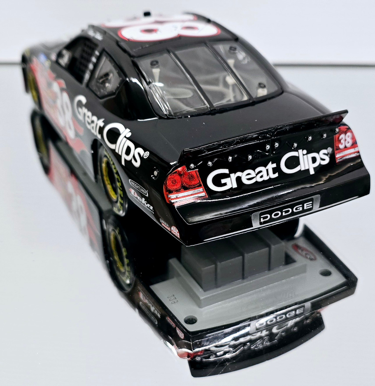 KASEY KAHNE 2005 GREAT CLIPS 1/24 RCCA CLUB CAR DIECAST