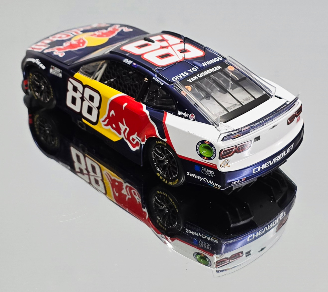 SHANE VAN GISBERGEN 2025 RED BULL *COLOR CHROME* 1/24 ACTION DIECAST