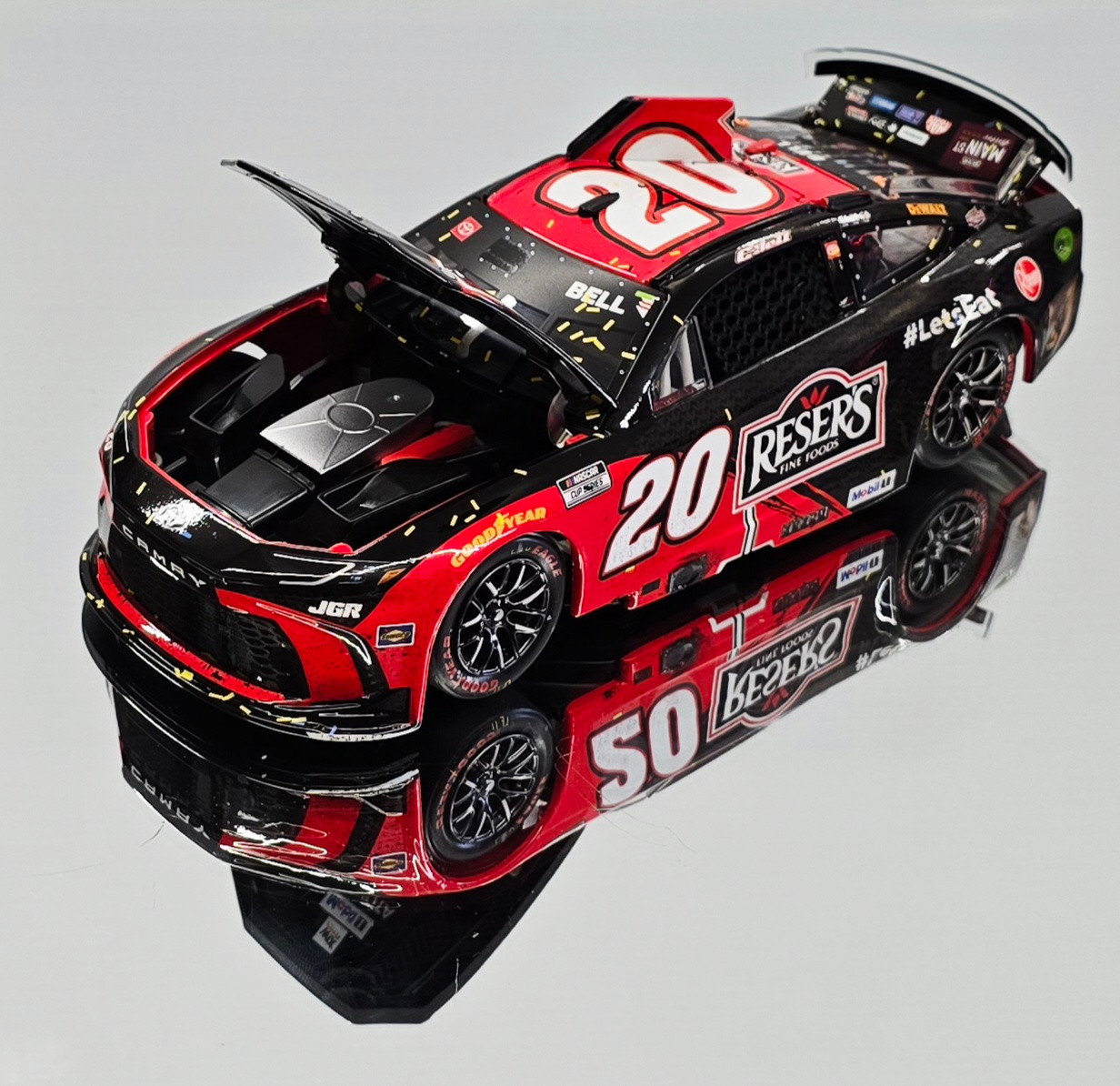 CHRISTOPHER BELL 2025 PHOENIX WIN RACED VERSION RESER'S 1/24 ELITE