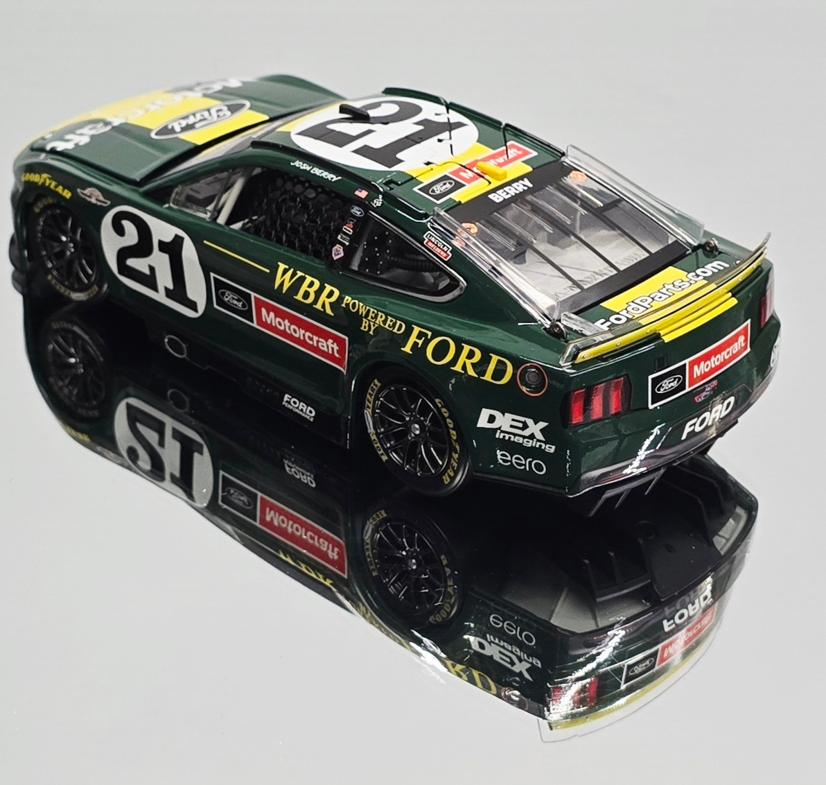 超激レア Berklee : The first fifty years JOSH BERRY 2025 DARLINGTON MOTORCRAFT RETRO (JIM CLARK THROWBACK