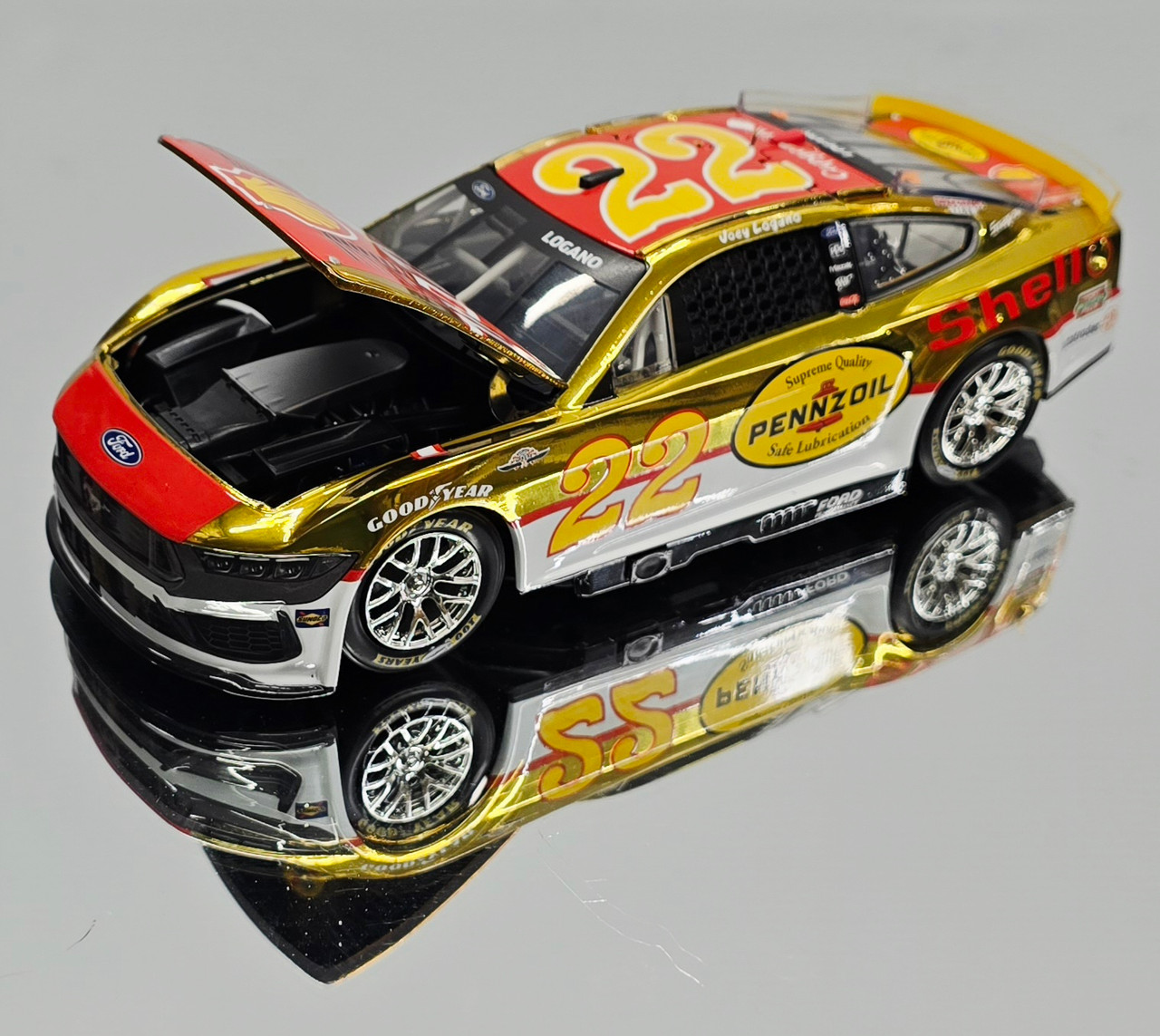 JOEY LOGANO 2025 RETRO SHELL (CALE YARBOROUGH THROWBACK) *COLOR
