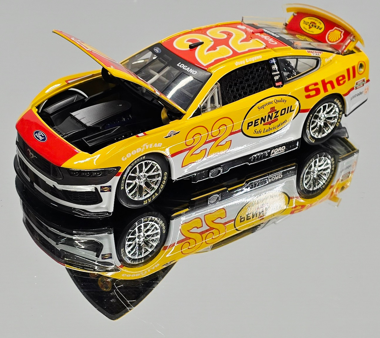 JOEY LOGANO 2025 RETRO SHELL (CALE YARBOROUGH THROWBACK) 1/24