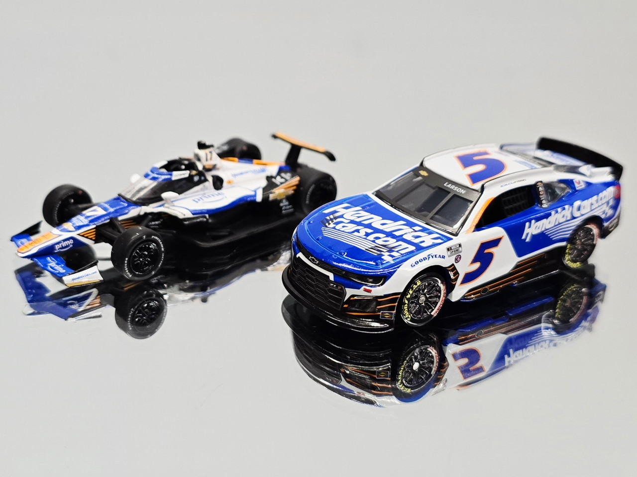 1:64 Scale Kyle Larson 2025 HendrickCars Indy 500 Diecast Car