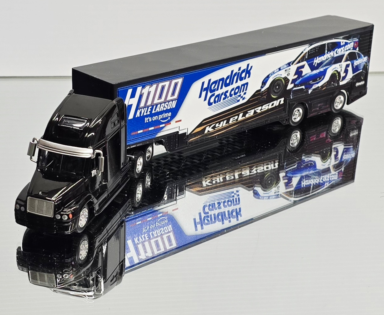 KYLE LARSON 2025 HENDIRCKCARS.COM 1100 TRANSPORTER 1/64 NASCAR