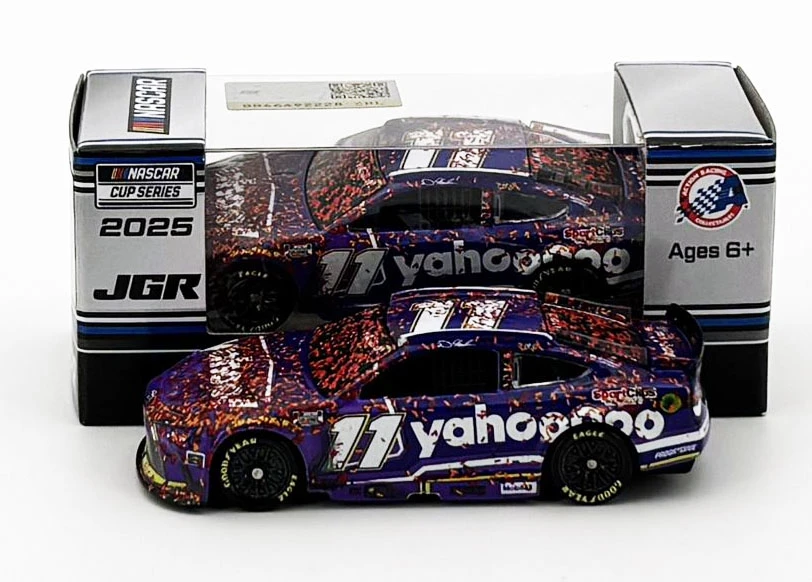 Lionel NASCAR 1/64 Denny Hamlin 2025 #11 Ampere – Modello Pressofuso