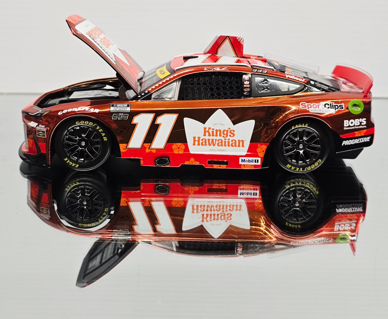 DENNY HAMLIN 2025 KING'S HAWAIIAN *COLOR CHROME* 1/24 ARC DIECAST