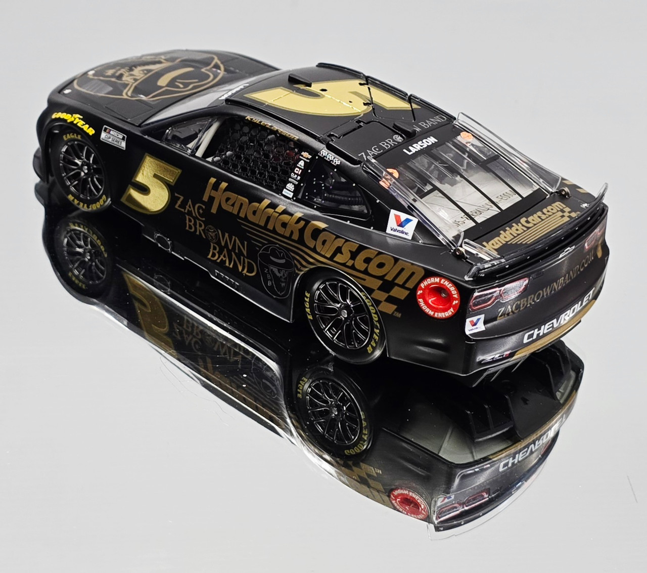 KYLE LARSON 2025 ZAC BROWN BAND HENDRICKCARS.COM 1/24 ARC DIECAST