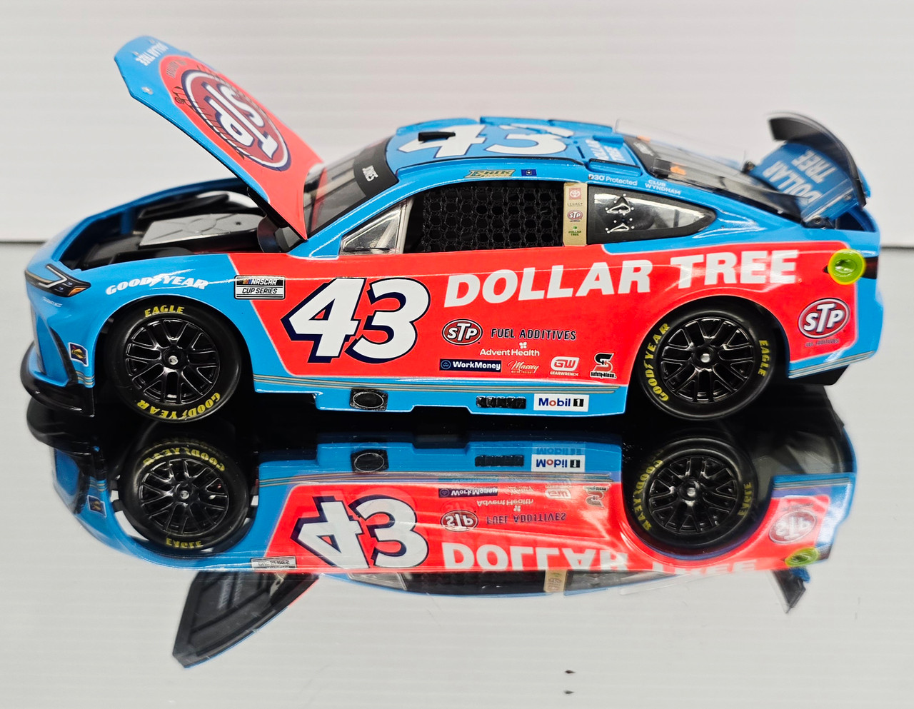 ERIK JONES 2025 STP/ DOLLAR TREE (RICHARD PETTY THROWBACK)1/24