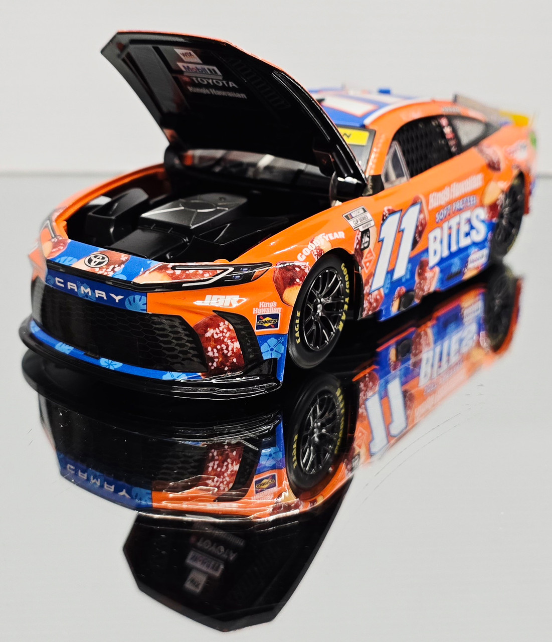 DENNY HAMLIN 2025 KING'S HAWAIIAN SOFT PRETZEL BITES 1/24 ARC