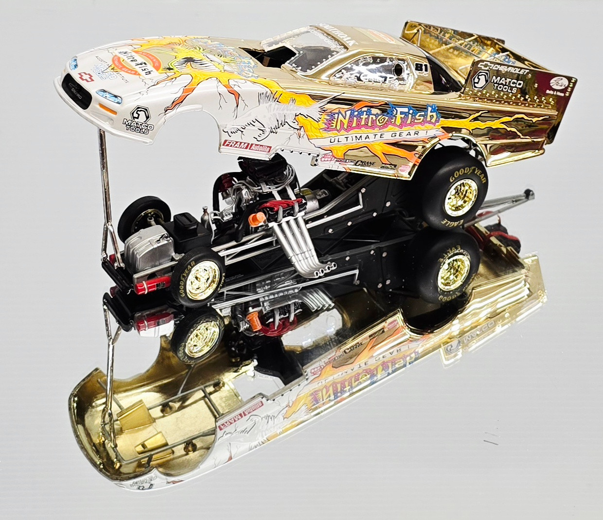 激レア、当時物、CGC.キジマ、キッス、ホタル、ミニランプ、リレー DEAN SKUZA 2001 CORNWELL TOOLS/ MOPAR FUNNY CAR 1/24 RC ERTL DIECAST