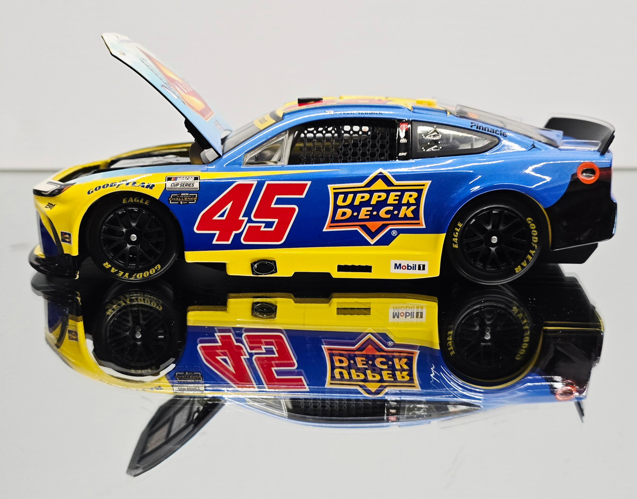 TYLER REDDICK 2025 UPPER DECK/ SUPERMAN 1/24 ARC DIECAST