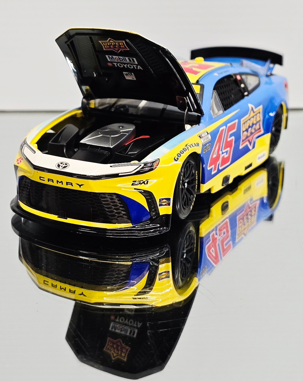 TYLER REDDICK 2025 UPPER DECK/ SUPERMAN 1/24 ELITE DIECAST
