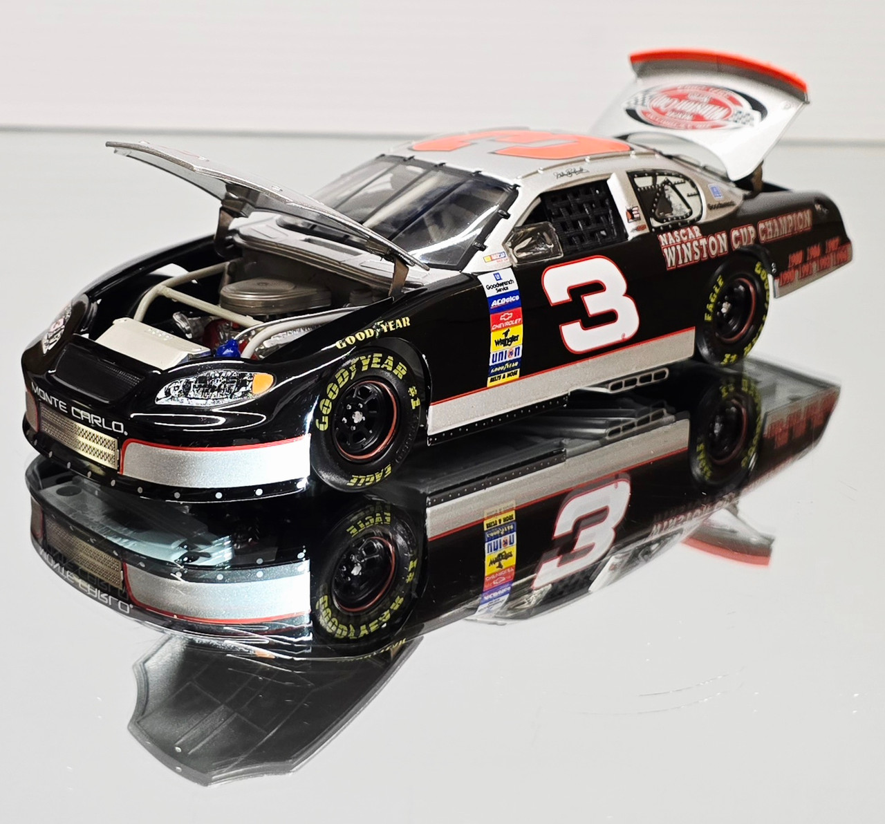 DALE EARNHARDT SR 2003 WINSTON CUP VICTORY LAP 1/24 SCALE ACTION