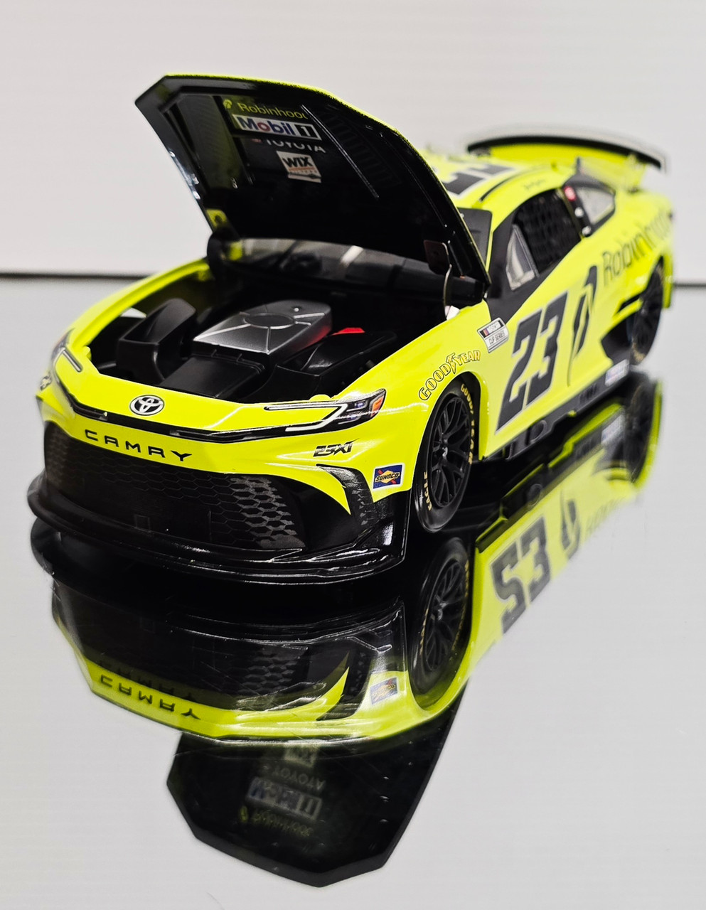 BUBBA WALLACE 2026 ROBINHOOD 1/24 ELITE DIECAST