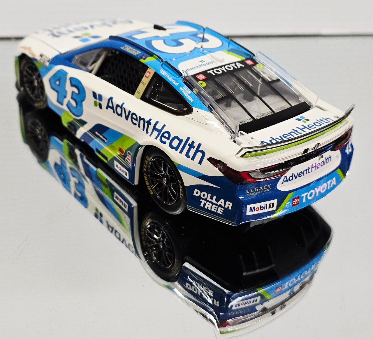 ERIK JONES 2026 ADVENT HEALTH 1/24 ARC DIECAST