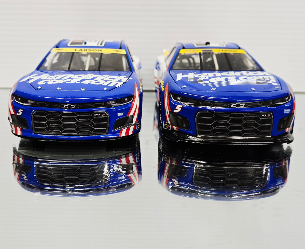 SVG & CONNOR ZILISCH 2025 WEATHERTECH/ RED BULL COMBO 1/24 ACTION