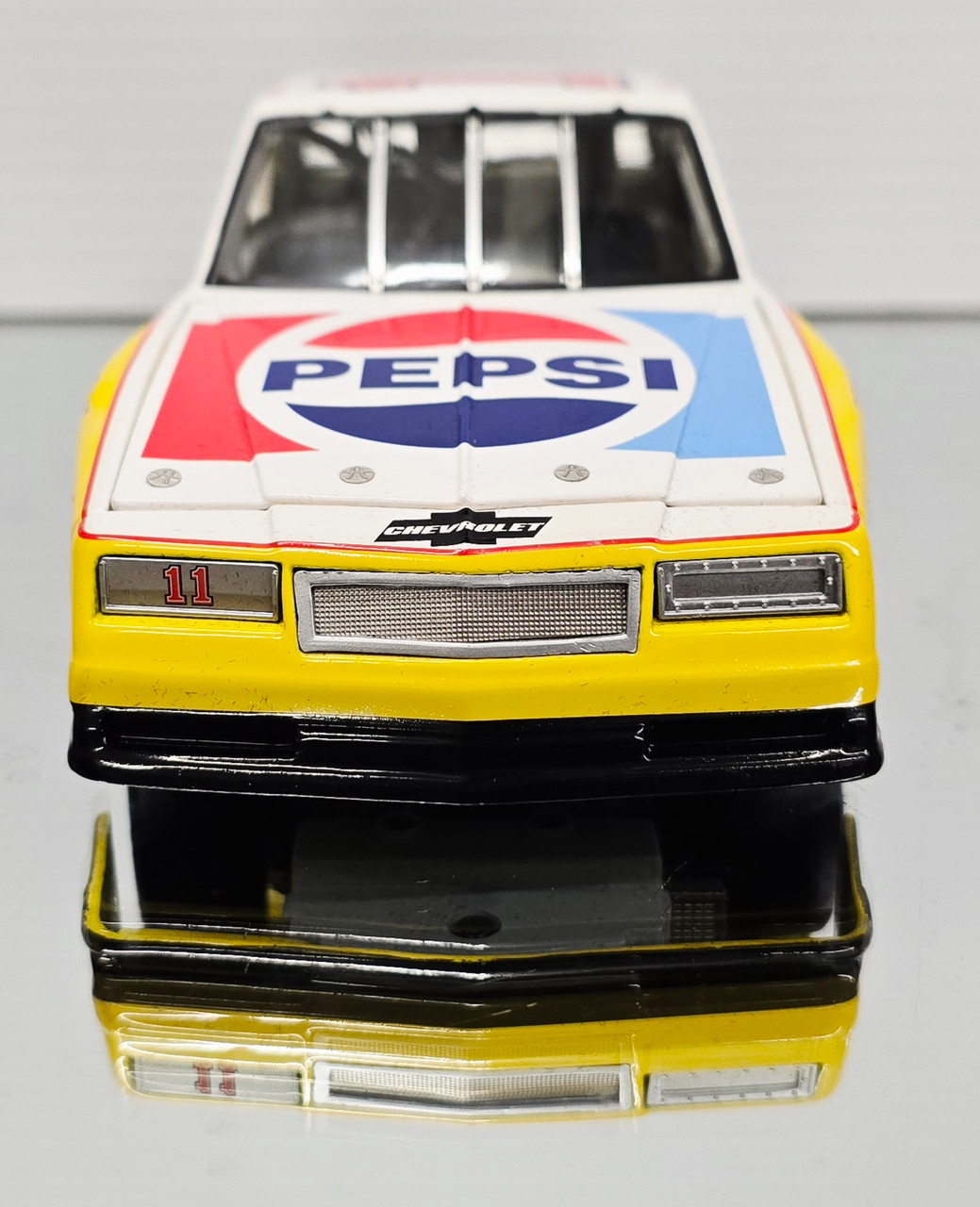 MICHAEL WALTRIP 2001 NAPA 1/24 RCCA ELITE DIECAST