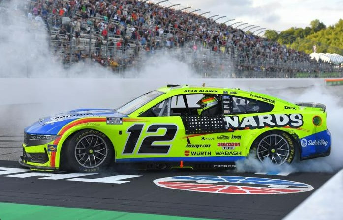 SHANE VAN GISBERGEN 2026 SONOMA WIN REDBULL RACED VERSION 1/24