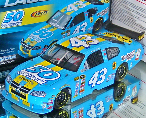 RICHARD PETTY 50TH ANNIVERSARY 1969 TORINO COT 1/24 ACTION