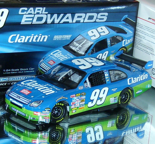 CARL EDWARDS 2008 VITAMIN WATER 1/24 ACTION